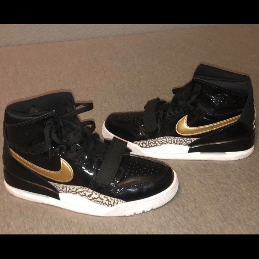 NIKE + JORDAN | Legacy 312 (black + gold)